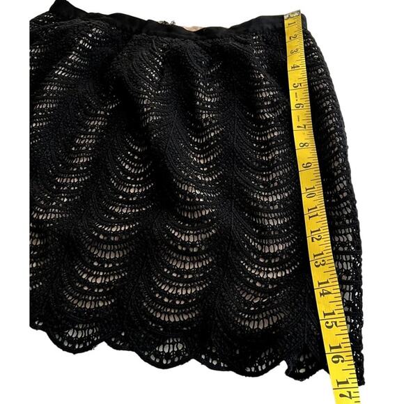 Club Monaco Mini Skirt Women 4 Crochet Lace Black Nude Scalloped dark academia - Picture 5 of 6